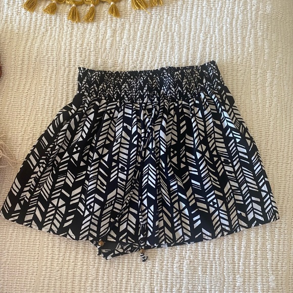 Aztec Print Flowy Shorts - Picture 3 of 6